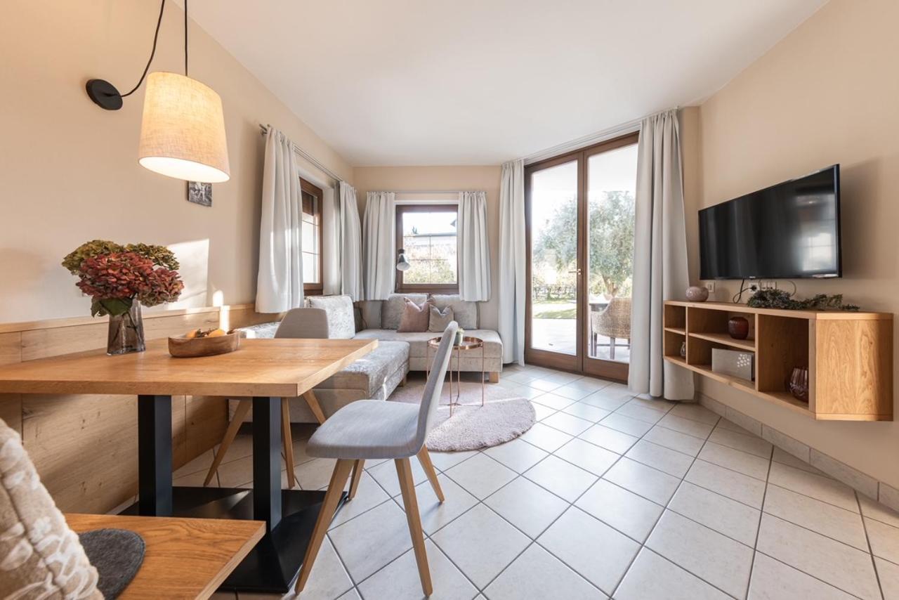 Weingut Weidlhof - Suite & Breakfast - Vacation For Wine Lovers Caldaro Exterior photo
